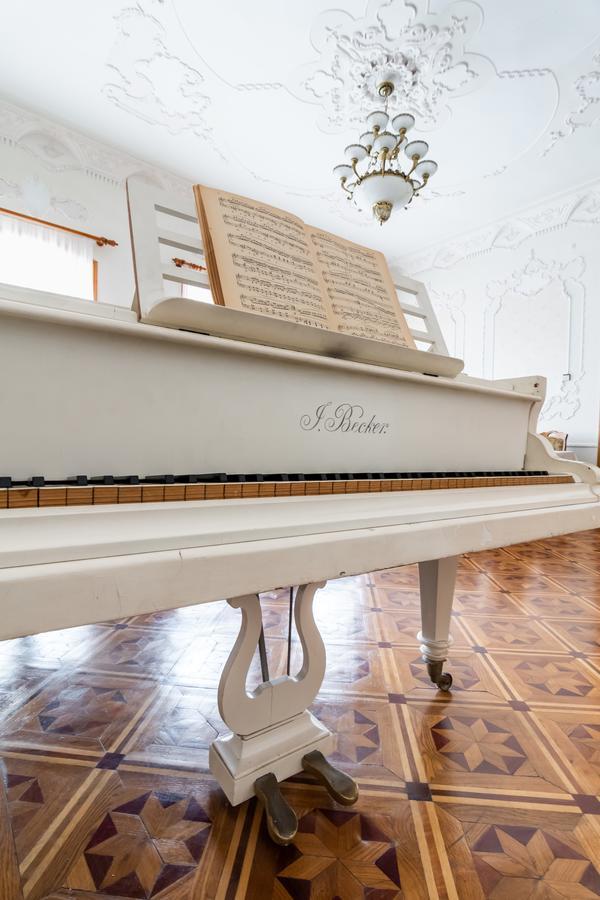 The Grand Piano Villa Kutaisi Bagian luar foto